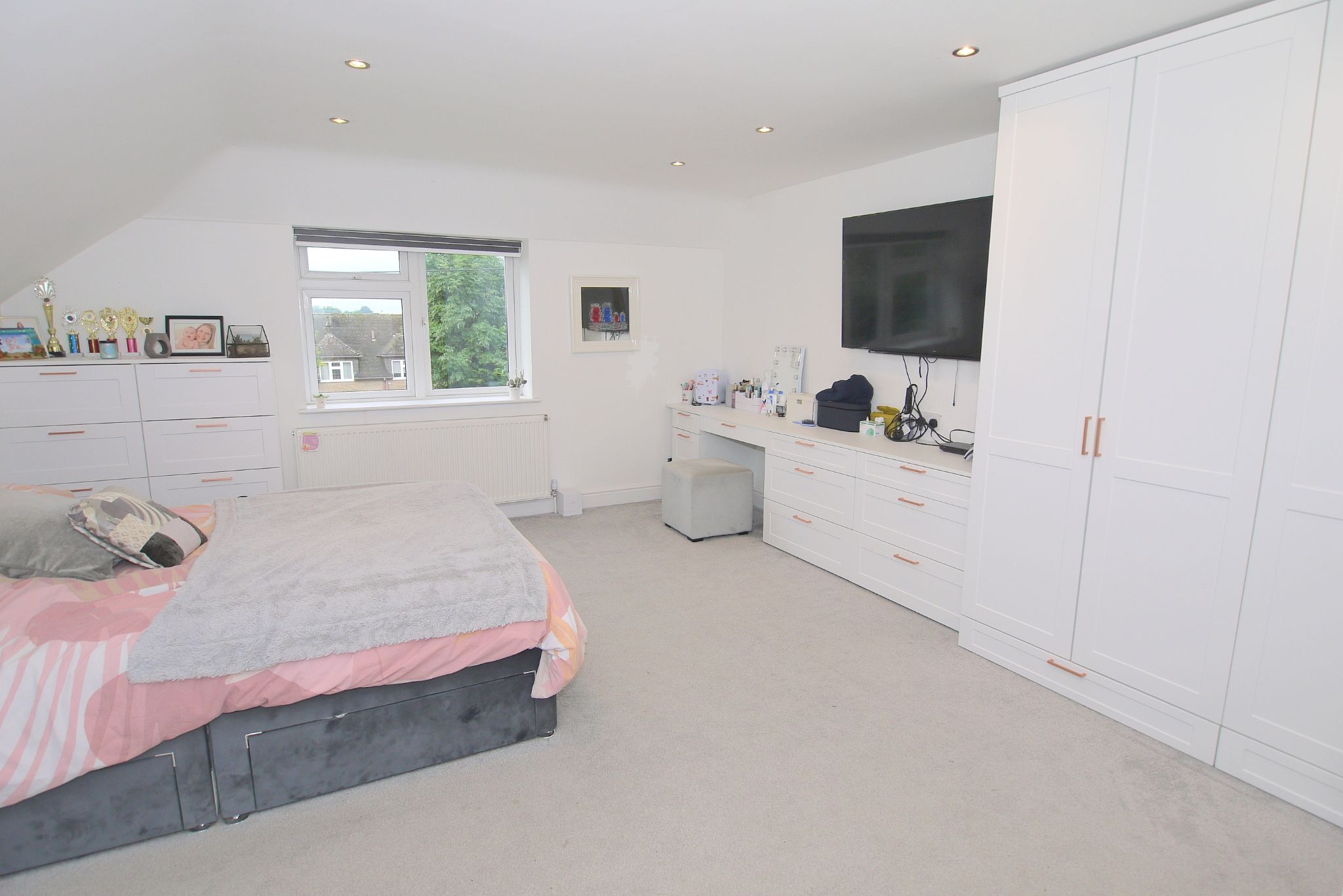 5 bedroom detached house Sold in Sevenoaks - Photograph 7