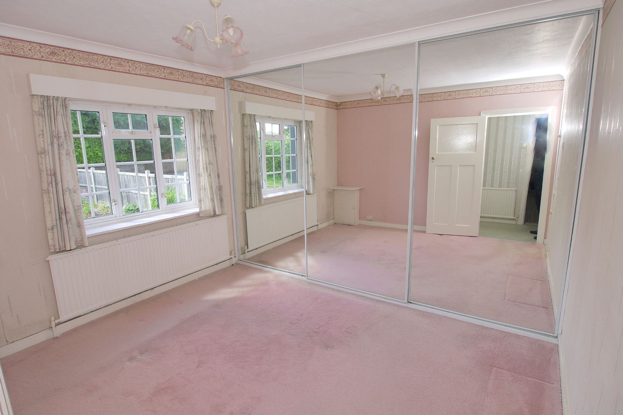 3 bedroom detached bungalow Sold in Sevenoaks - Photograph 5