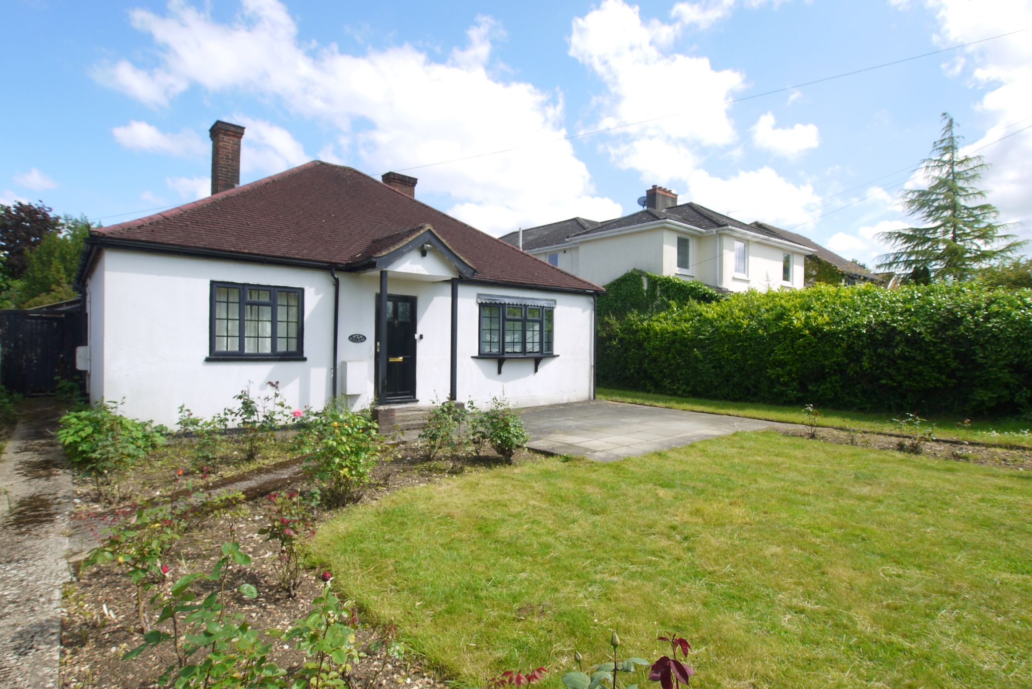3 bedroom detached bungalow Sold in Sevenoaks - Photograph 1