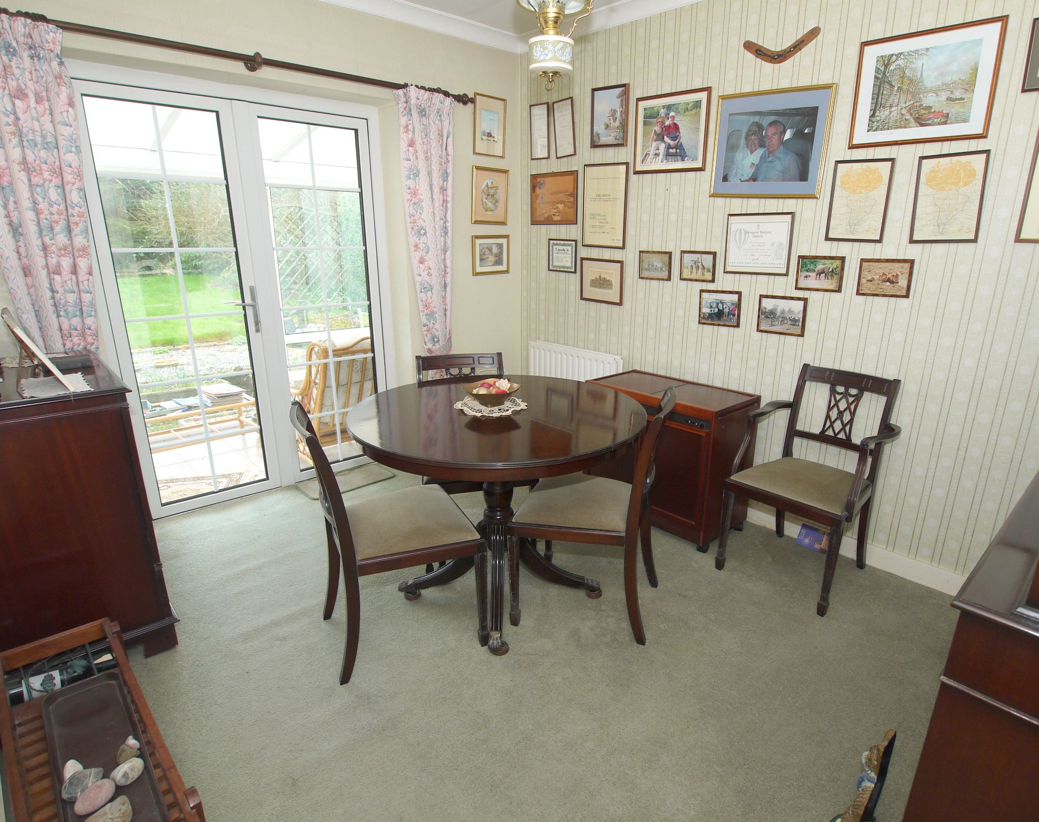 3 bedroom detached bungalow Sold in Sevenoaks - Photograph 5