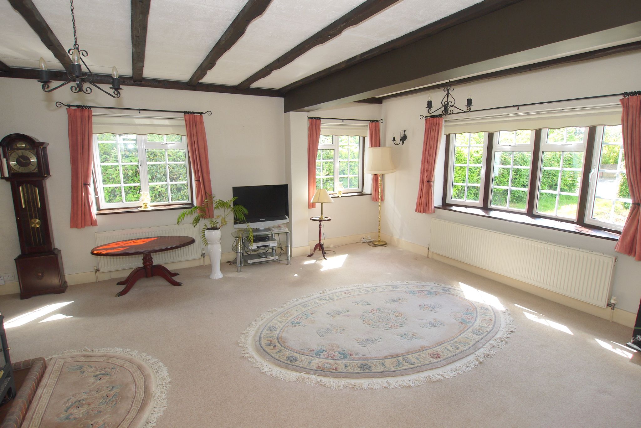 3 bedroom detached bungalow Sold in Sevenoaks - Photograph 2