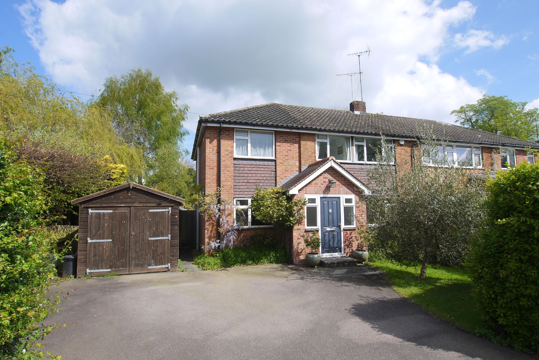 4 bedroom semi-detached house Sold in Sevenoaks - Photograph 1