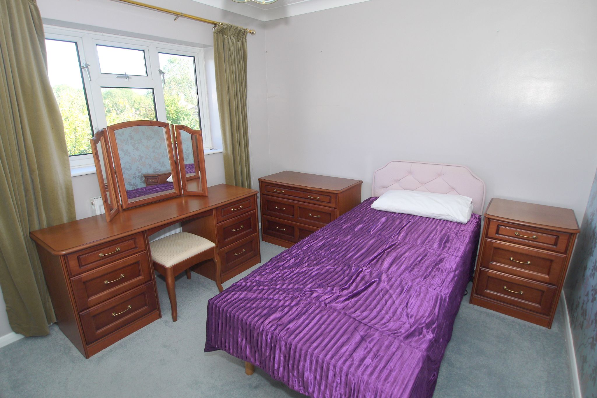 3 bedroom semi-detached house Sold in Sevenoaks - Photograph 8