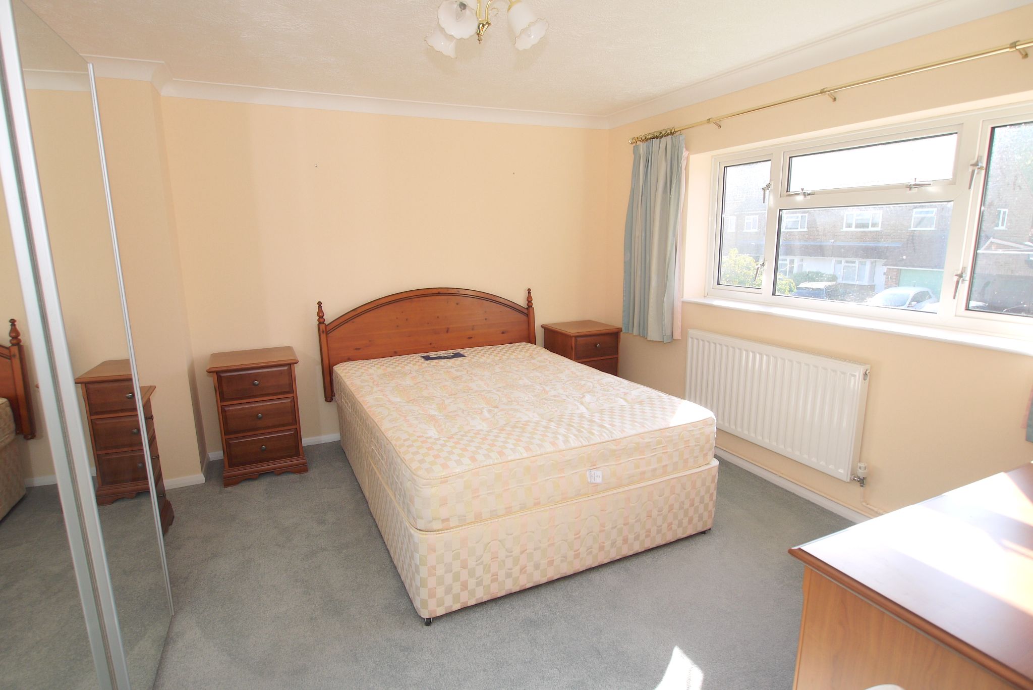 3 bedroom semi-detached house Sold in Sevenoaks - Photograph 9
