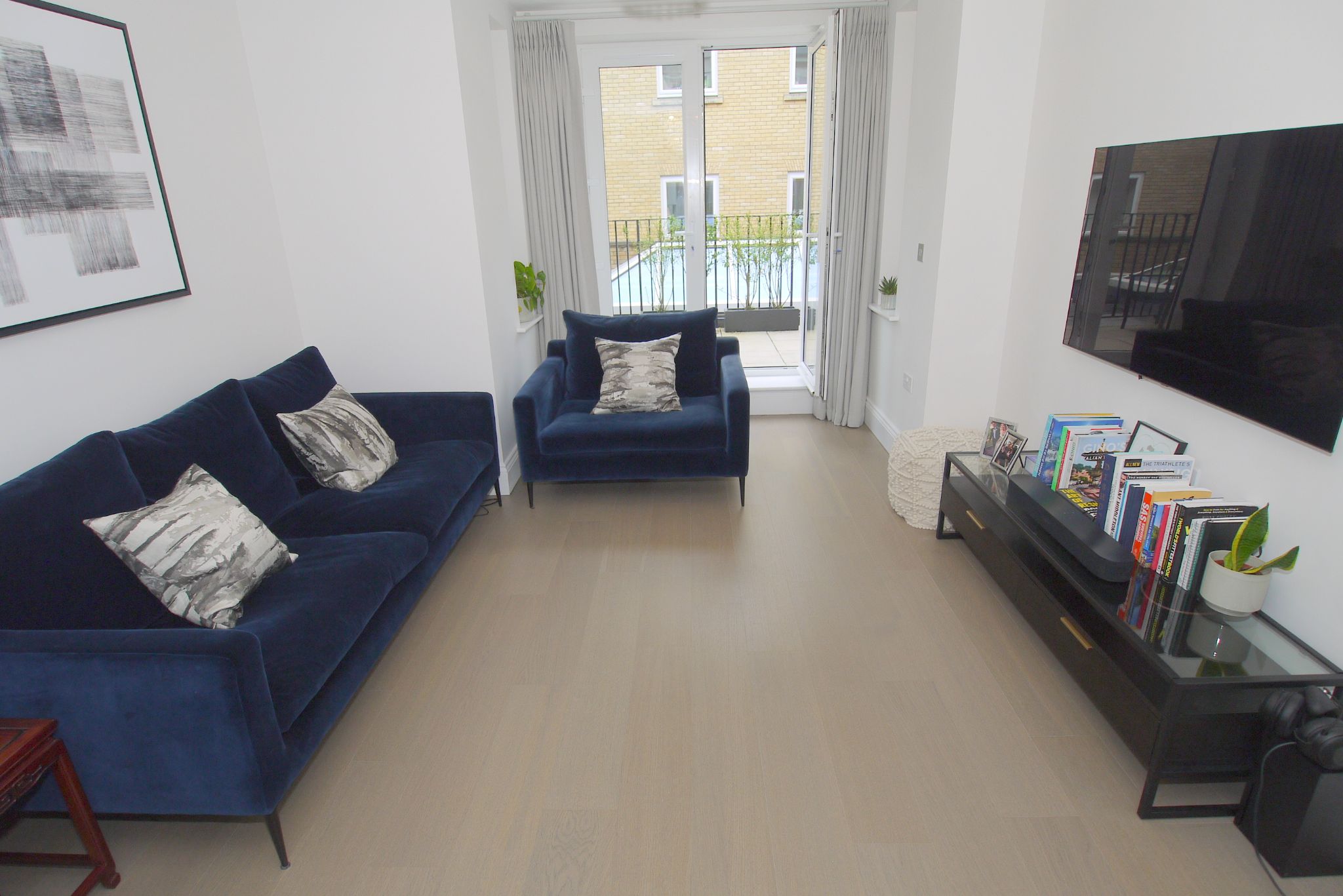 2 bedroom apartment Sold in Sevenoaks - Photograph 8