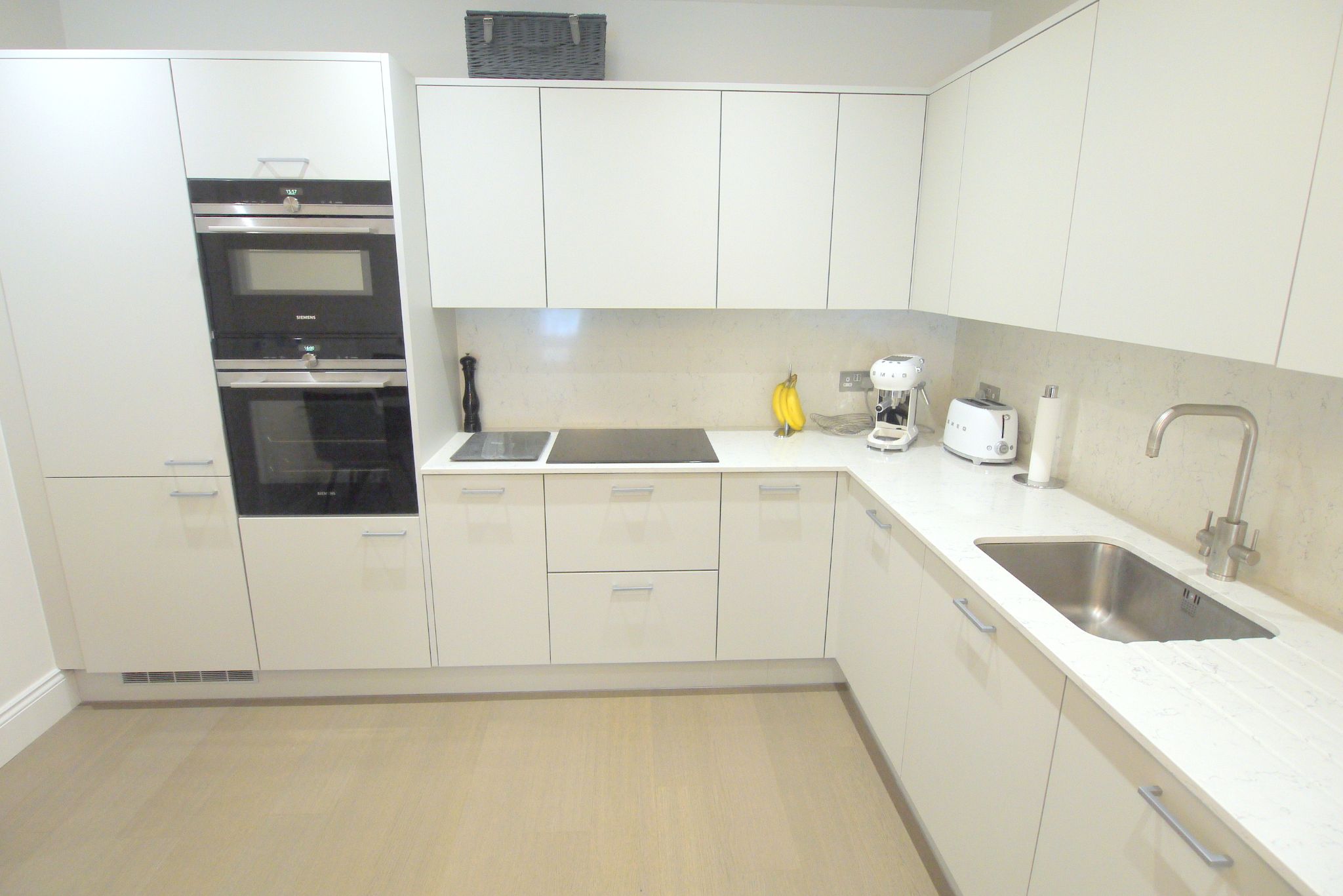 2 bedroom apartment Sold in Sevenoaks - Photograph 4