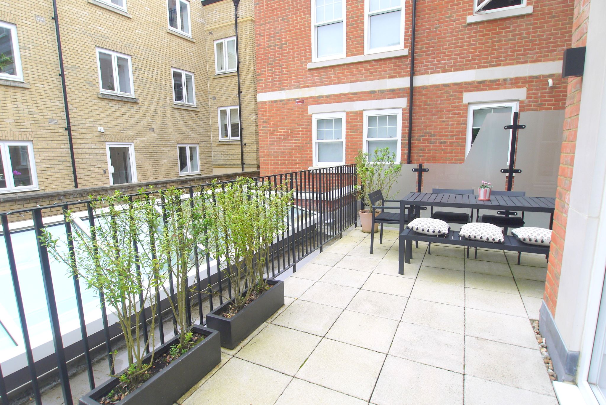 2 bedroom apartment Sold in Sevenoaks - Photograph 11