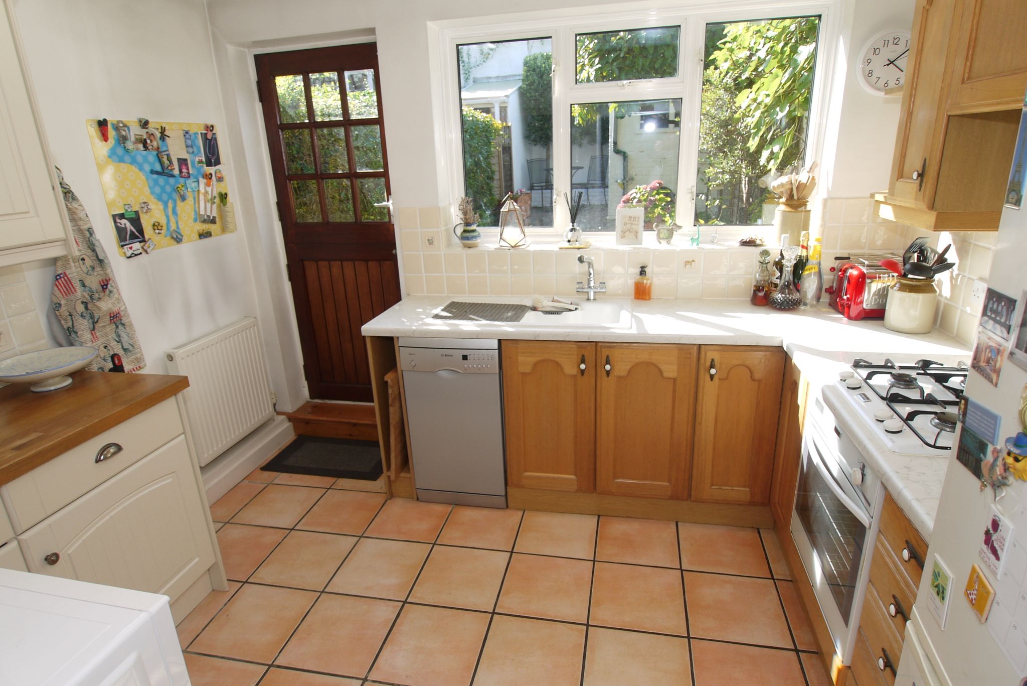 1 bedroom mid terraced house Sold in Sevenoaks - Photograph 7