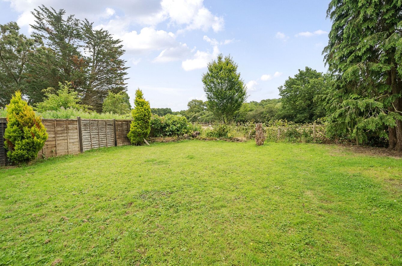 5 bedroom detached house SSTC in Weald - Photograph 12