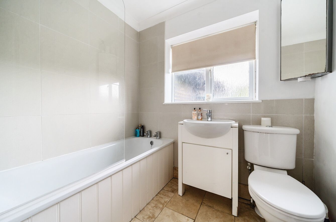 5 bedroom detached house SSTC in Weald - Photograph 11