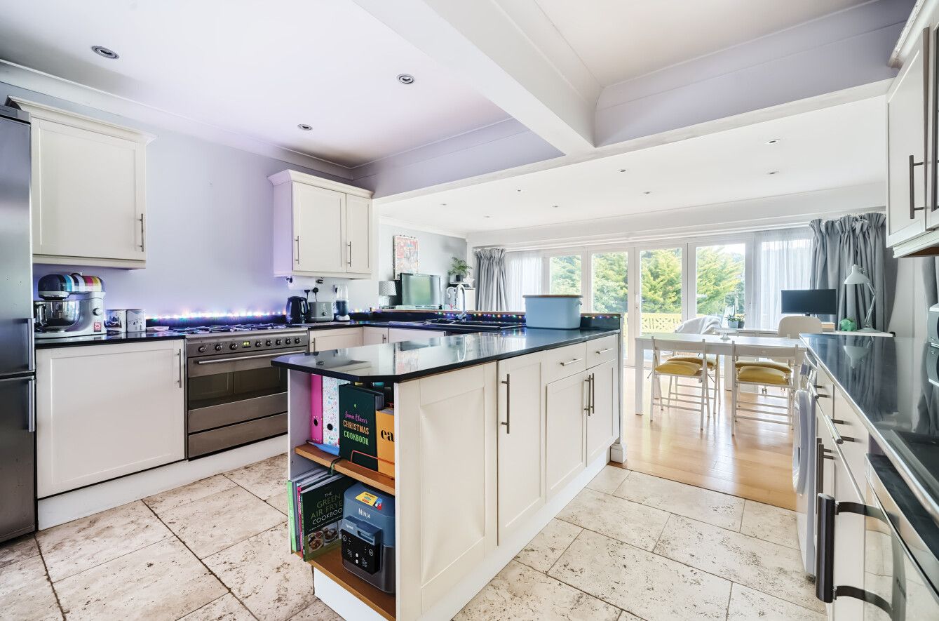 5 bedroom detached house SSTC in Weald - Photograph 5