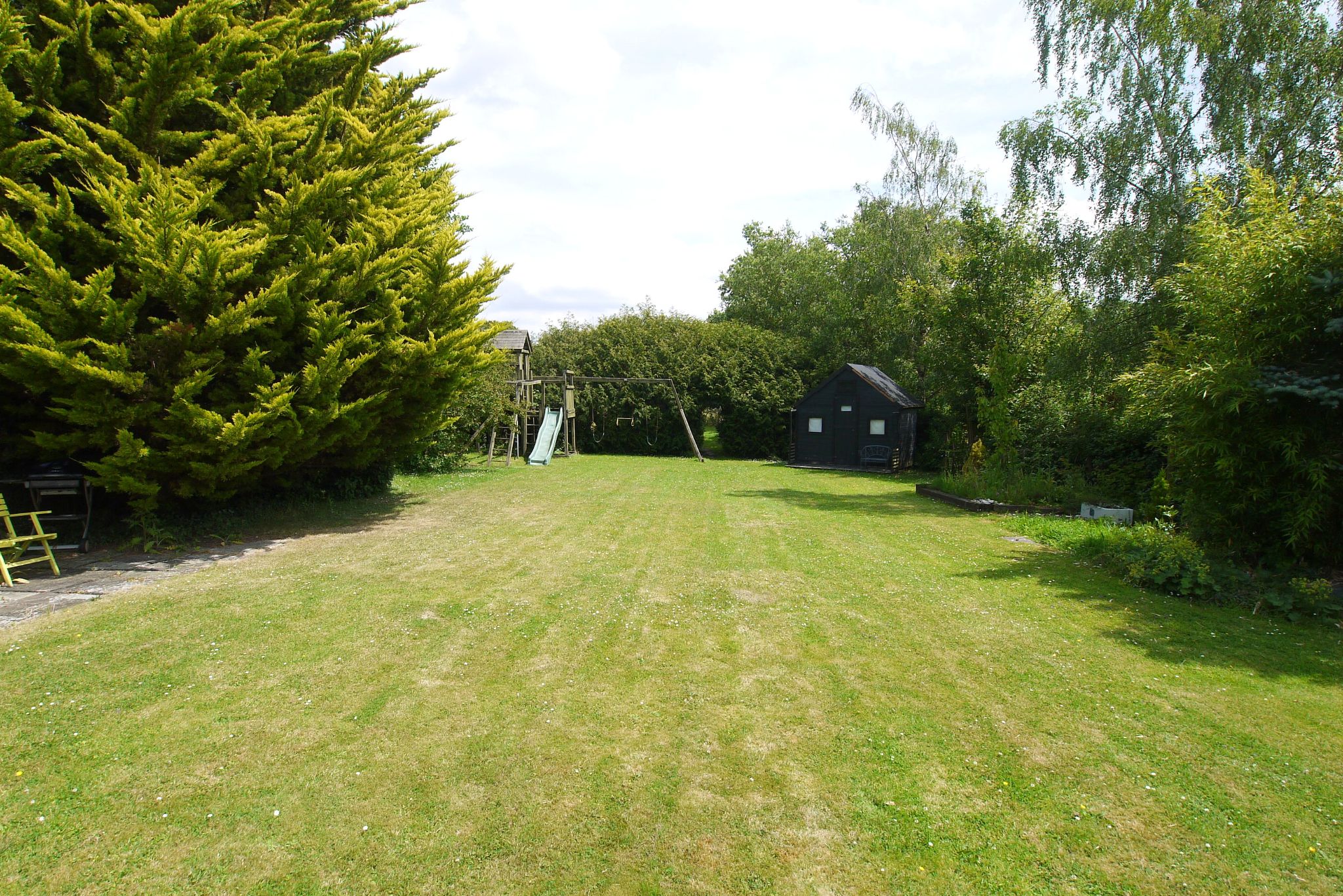 5 bedroom detached house SSTC in Weald - Photograph 3