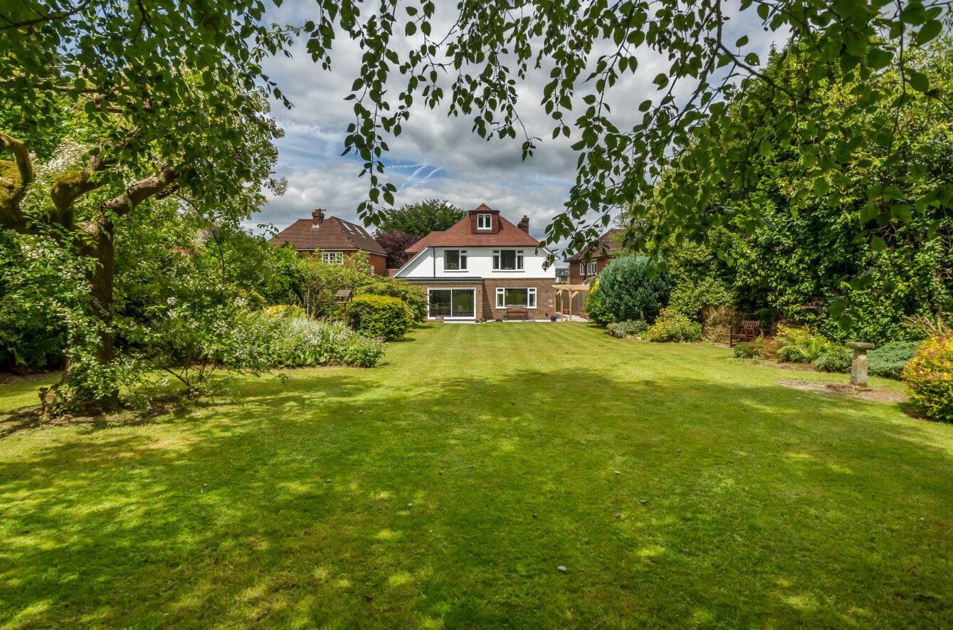 5 bedroom detached house Sold in Sevenoaks - Photograph 18