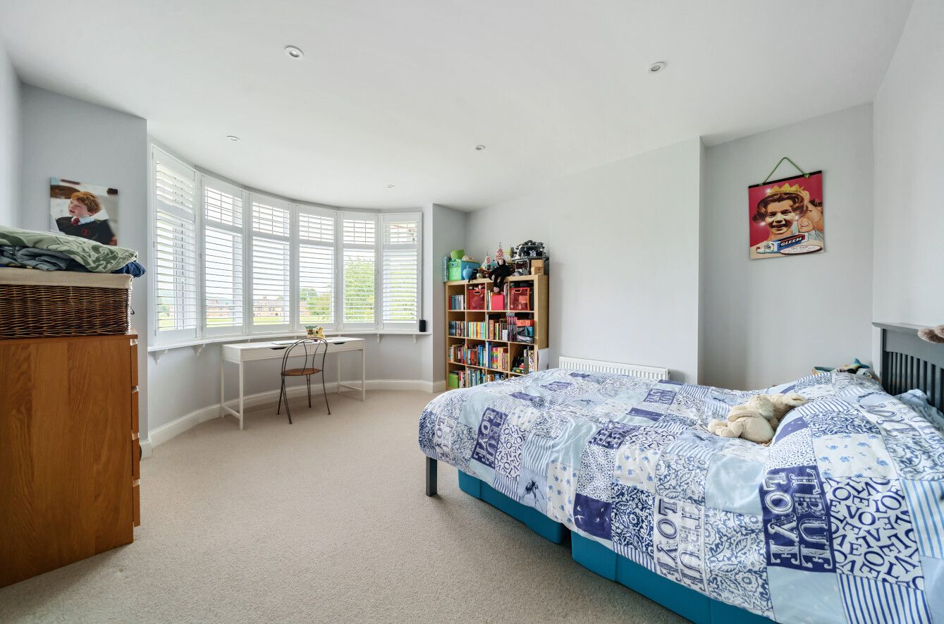 5 bedroom detached house Sold in Sevenoaks - Photograph 20