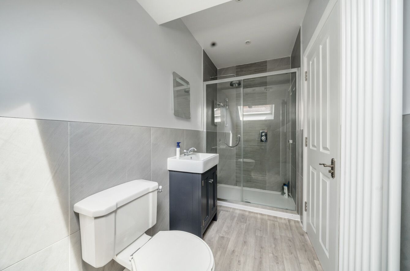 5 bedroom detached house Sold in Sevenoaks - Photograph 21
