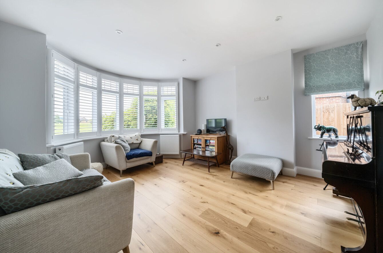 5 bedroom detached house Sold in Sevenoaks - Photograph 15