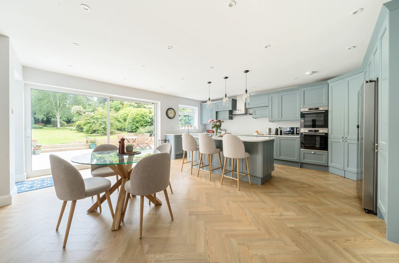 5 bedroom detached house Sold in Sevenoaks - Photograph 19