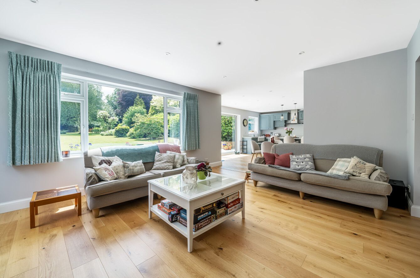 5 bedroom detached house Sold in Sevenoaks - Photograph 14