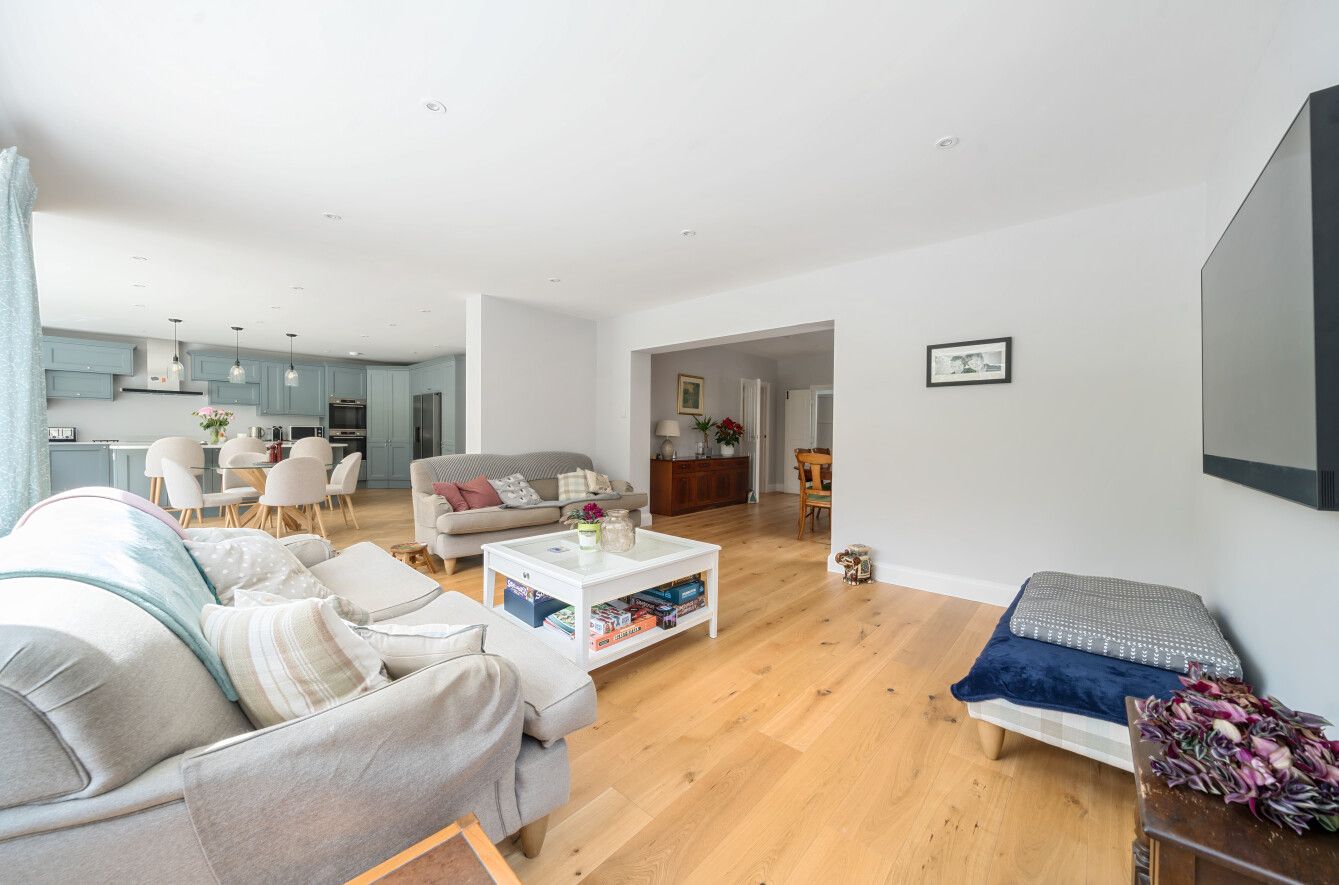 5 bedroom detached house Sold in Sevenoaks - Photograph 24