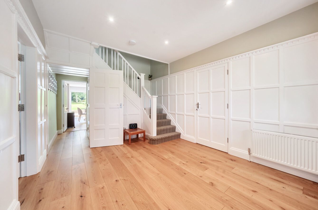 5 bedroom detached house Sold in Sevenoaks - Photograph 16