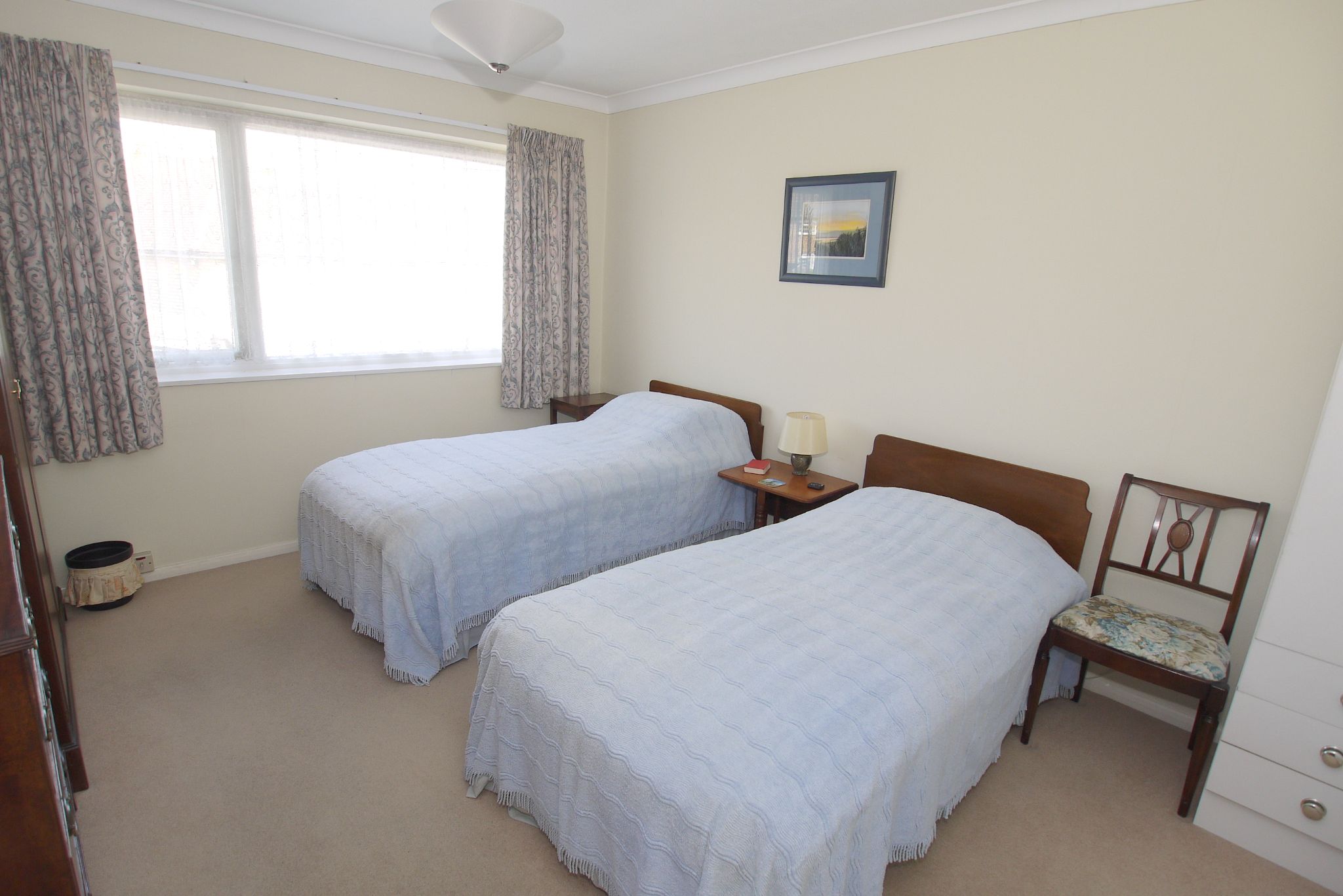 2 bedroom apartment Sold in Sevenoaks - Photograph 5
