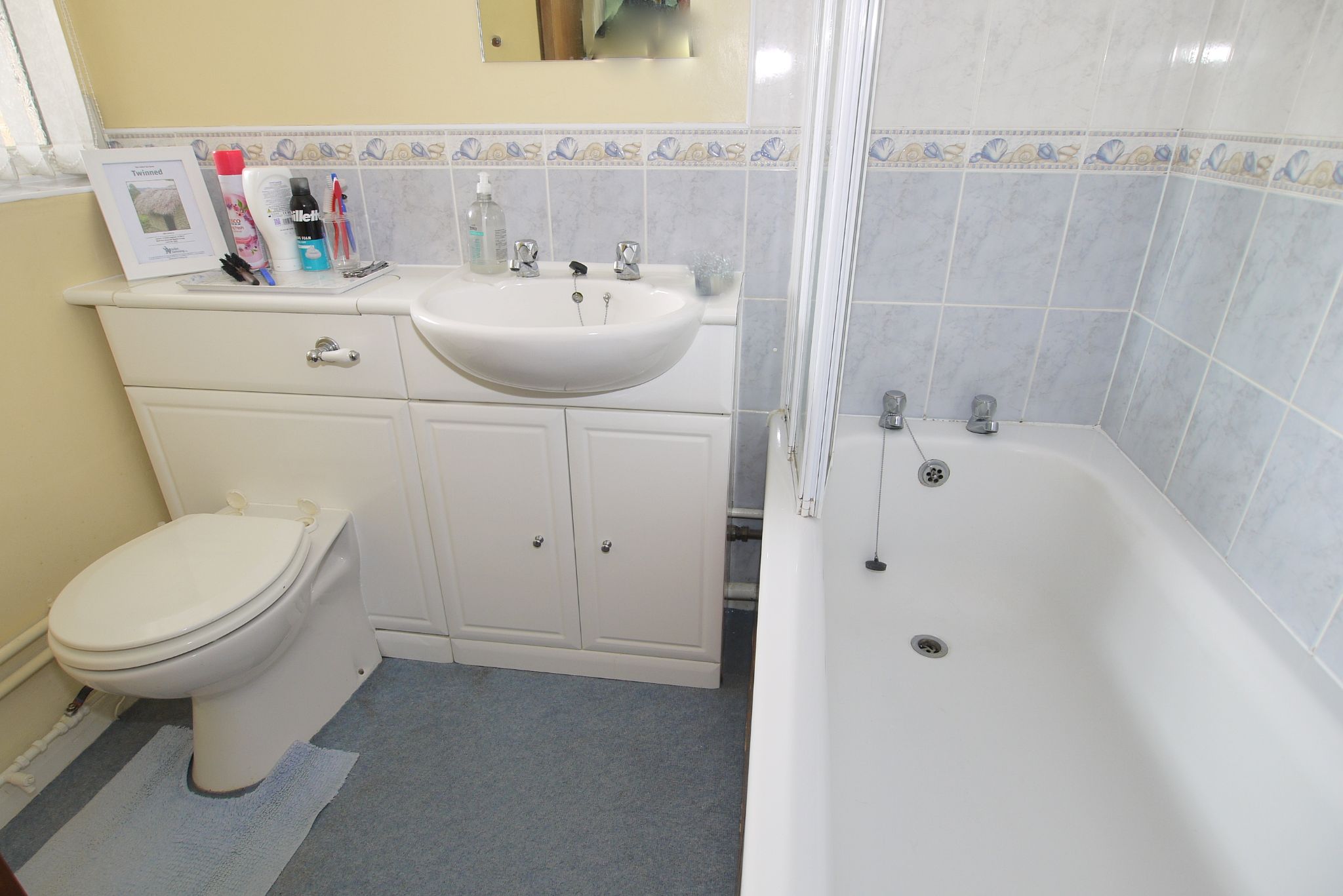 2 bedroom apartment Sold in Sevenoaks - Photograph 3