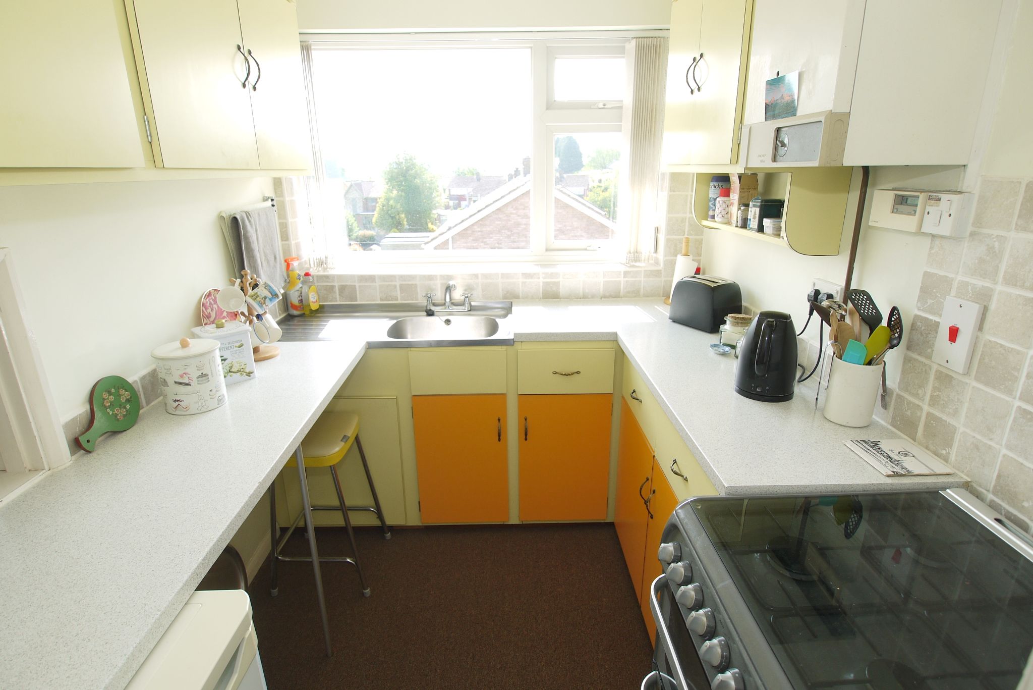 2 bedroom apartment Sold in Sevenoaks - Photograph 1