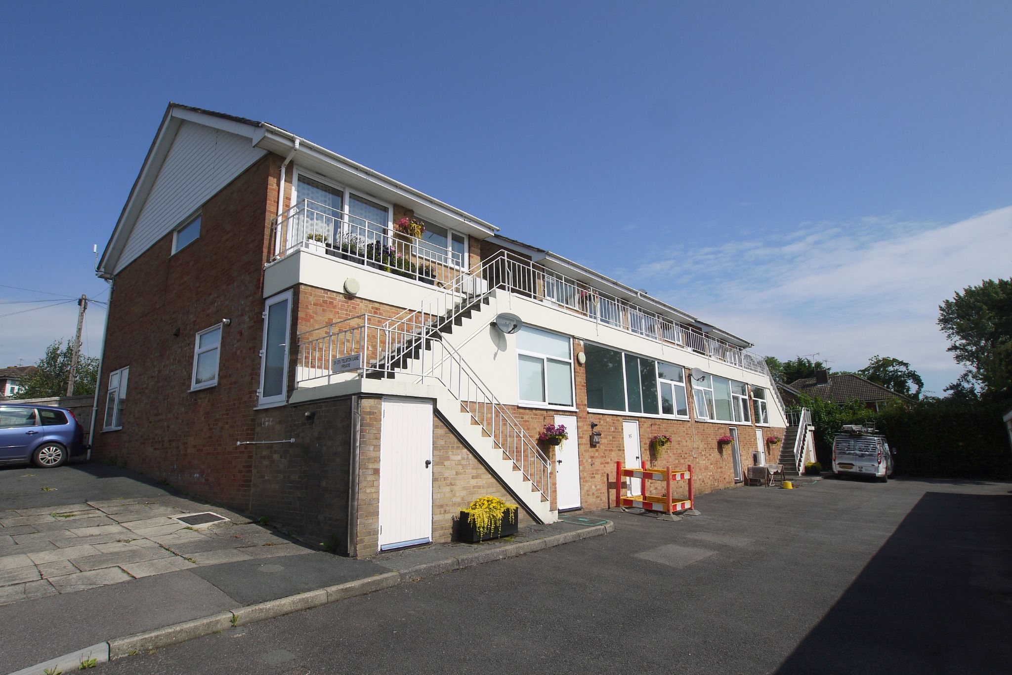 2 bedroom apartment Sold in Sevenoaks - Photograph 7
