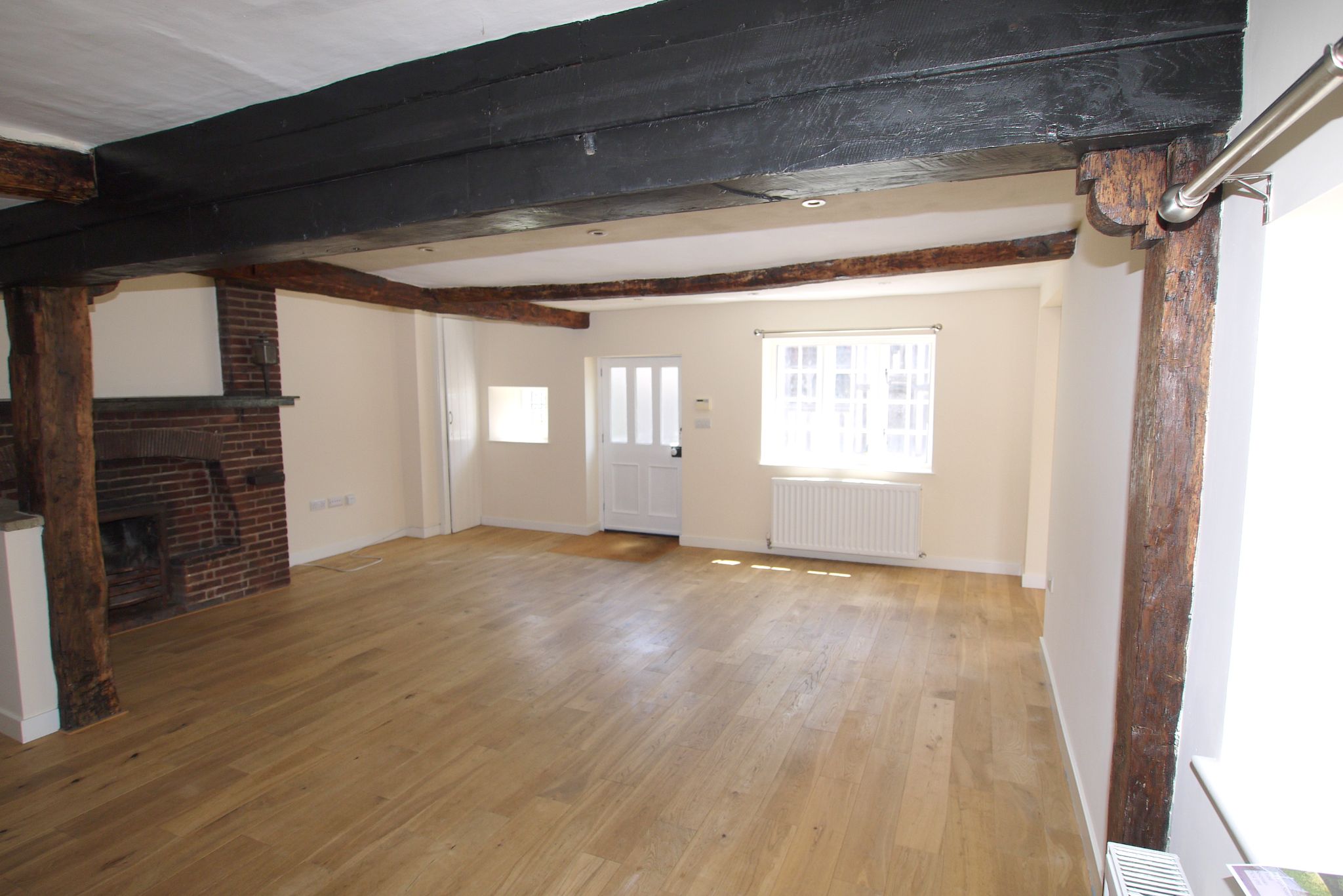 3 bedroom semi-detached house Sold in Sevenoaks - Photograph 6