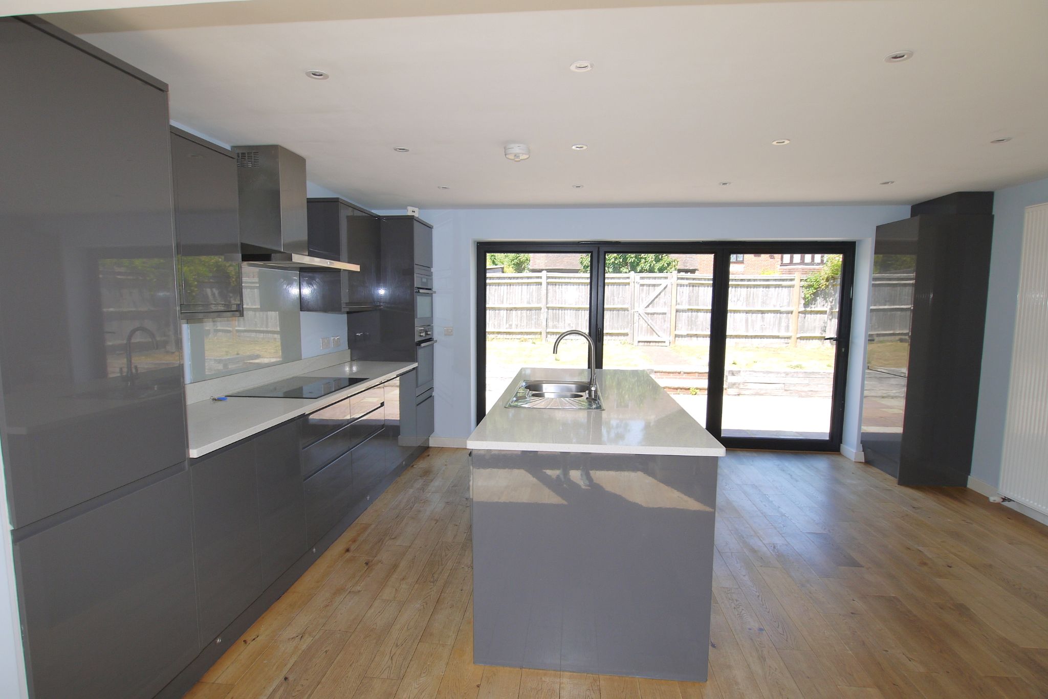 3 bedroom semi-detached house Sold in Sevenoaks - Photograph 4