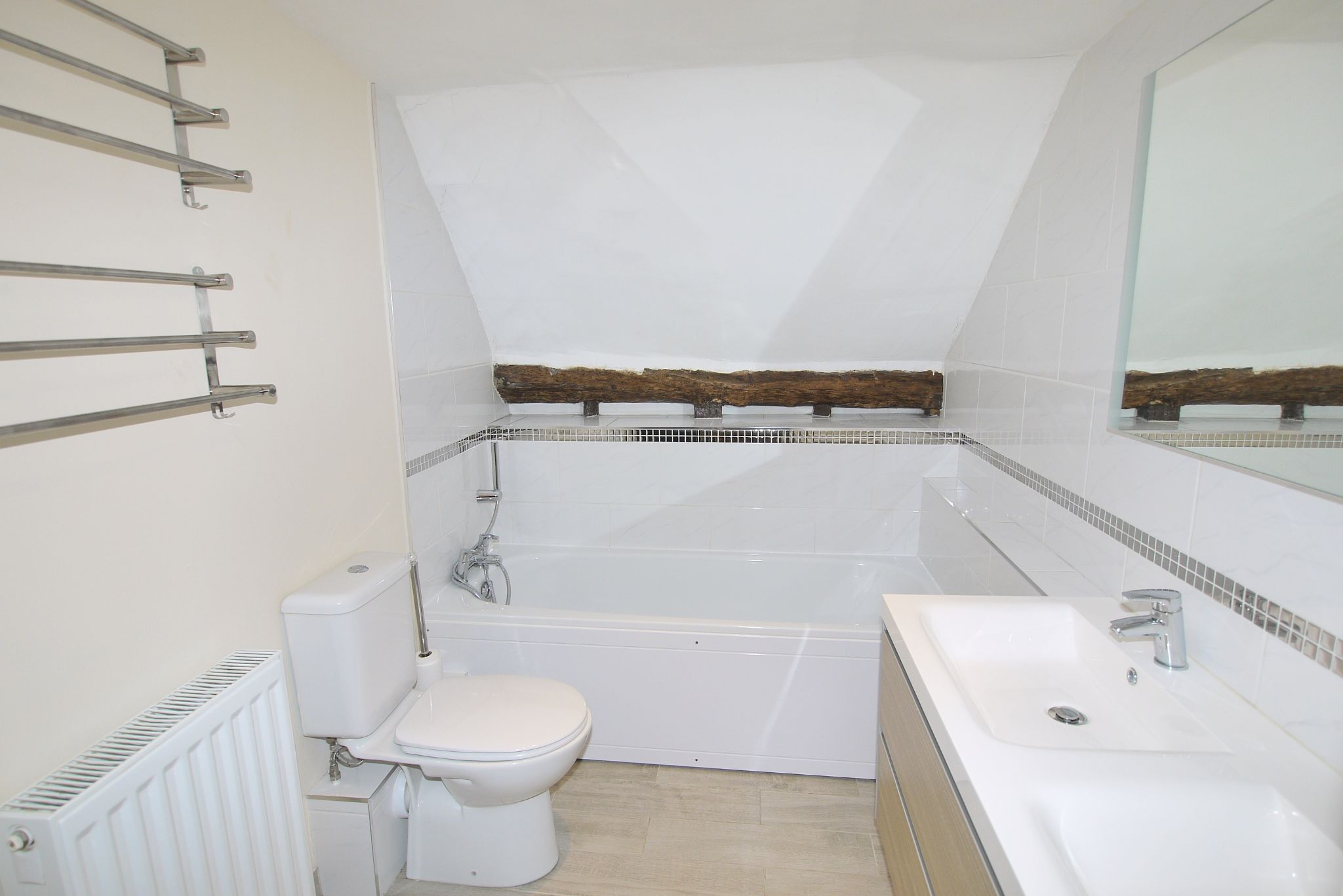 3 bedroom semi-detached house Sold in Sevenoaks - Photograph 10