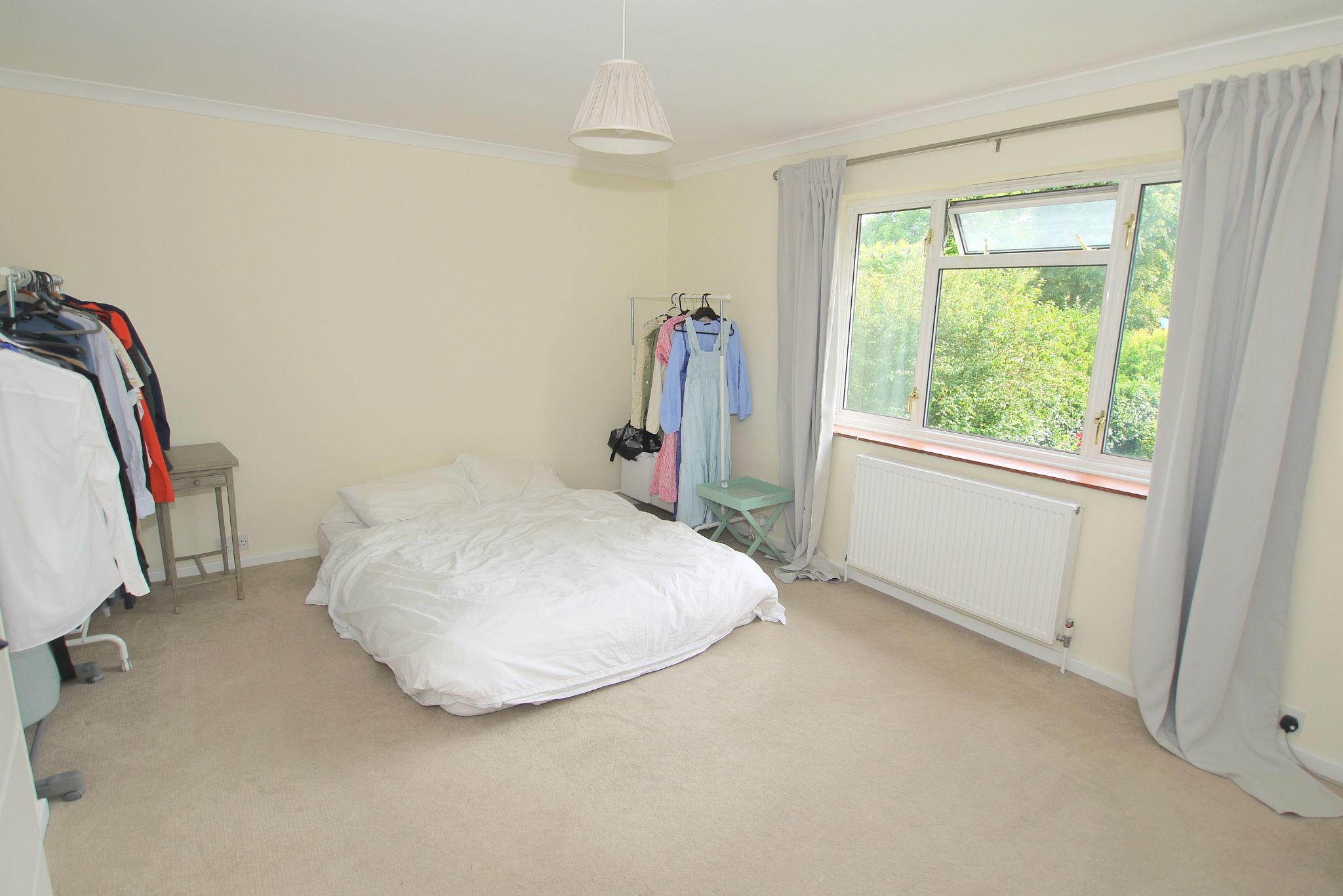3 bedroom detached house Sold in Sevenoaks - Photograph 6