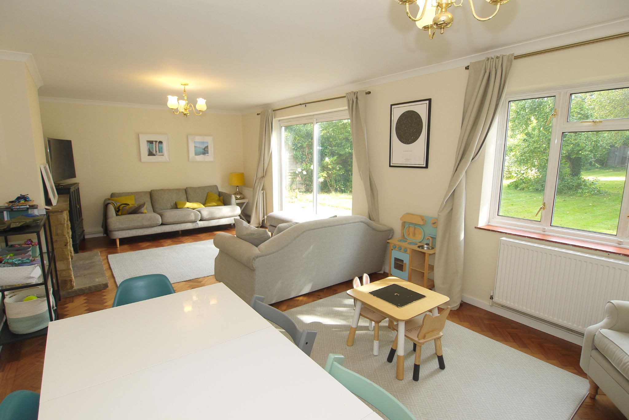 3 bedroom detached house Sold in Sevenoaks - Photograph 5