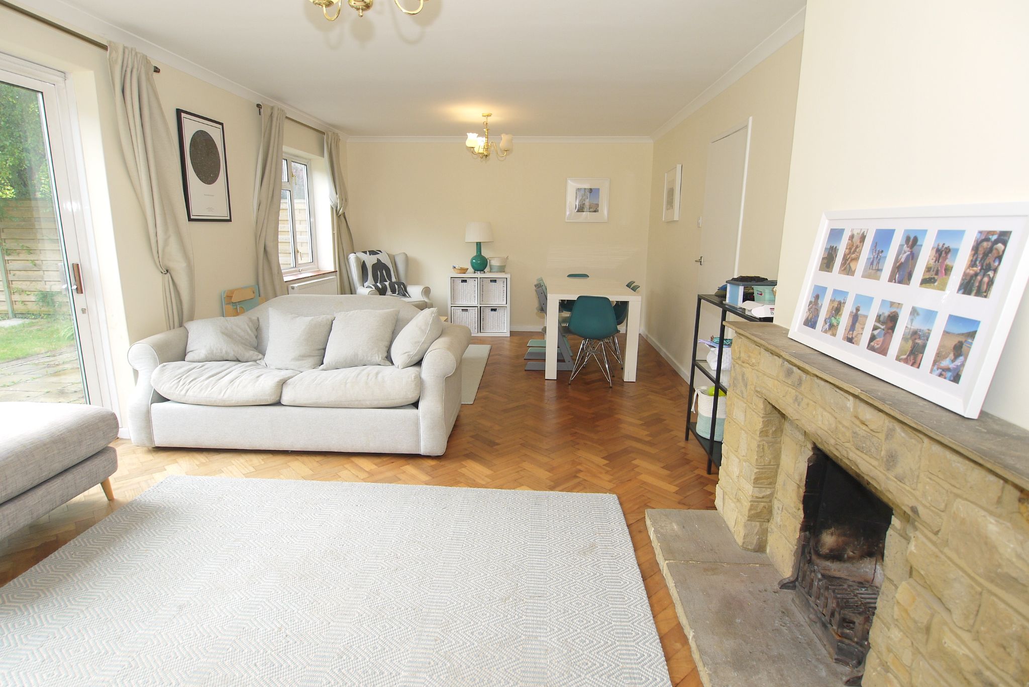 3 bedroom detached house Sold in Sevenoaks - Photograph 2