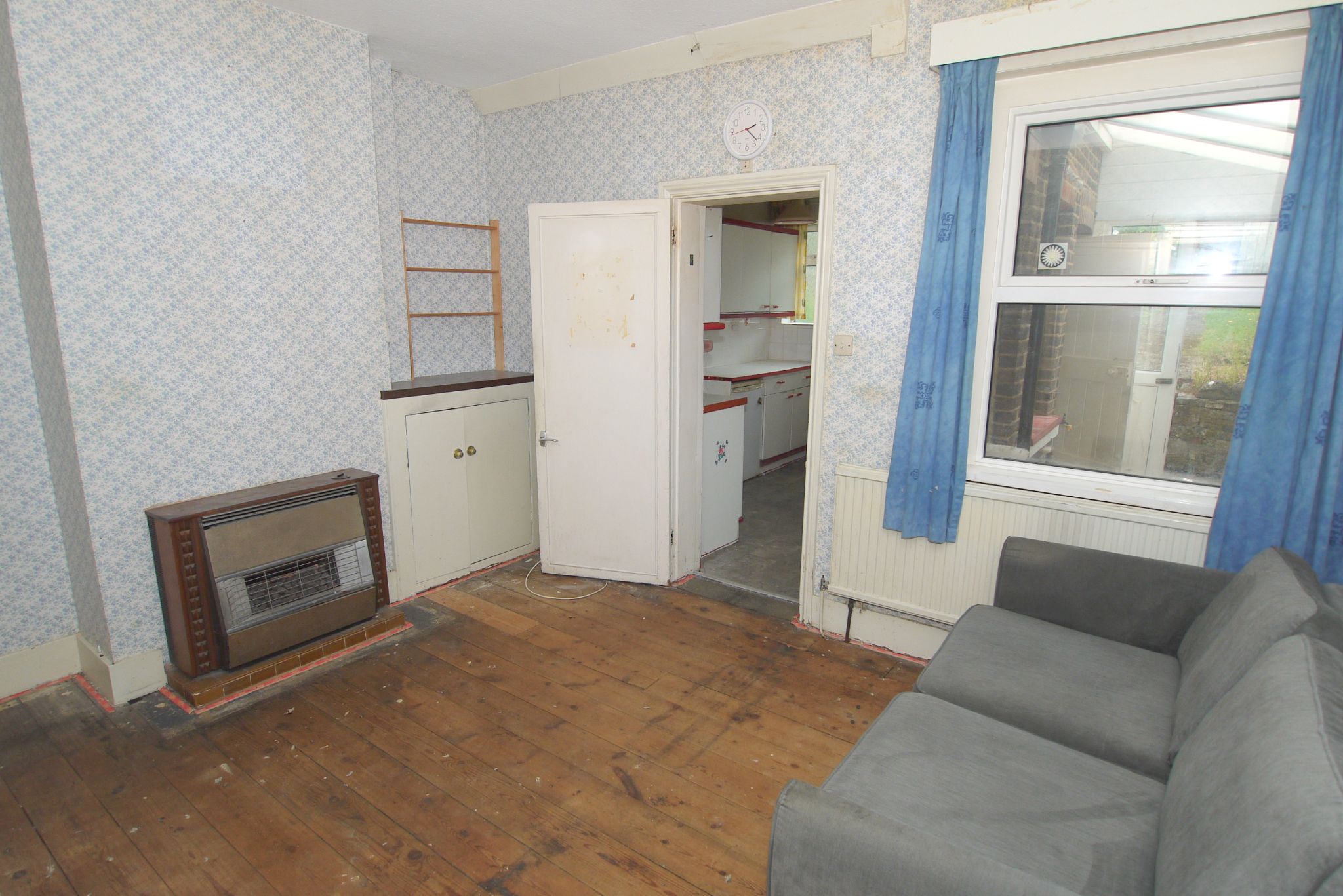 2 bedroom end terraced house Sold in Sevenoaks - Photograph 7