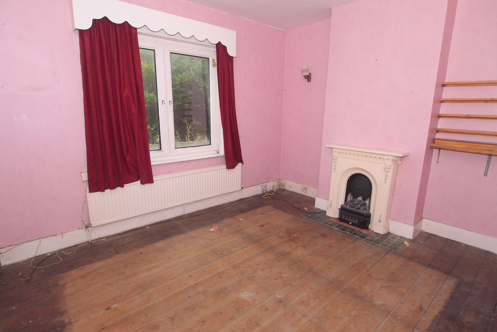 2 bedroom end terraced house Sold in Sevenoaks - Photograph 6