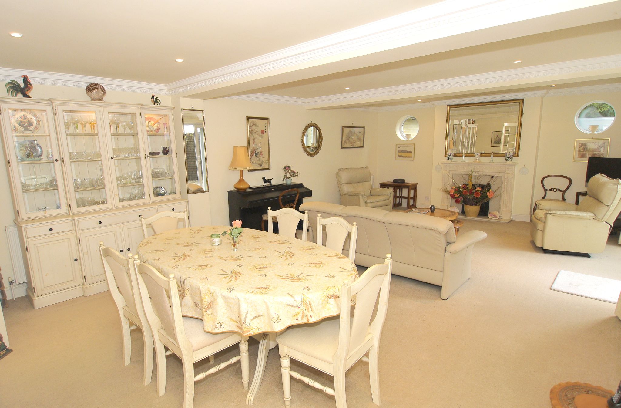 3 bedroom apartment Sold in Otford - Photograph 2