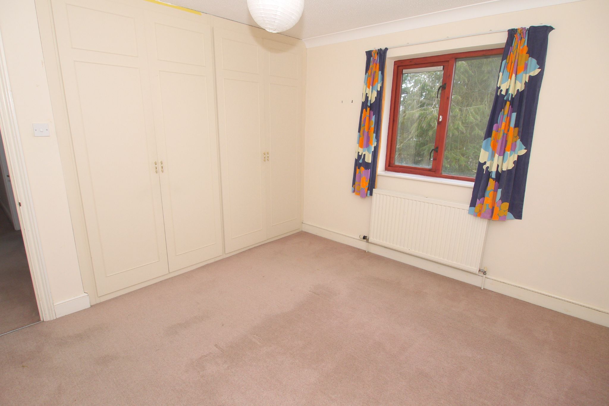 4 bedroom detached house Sold in Sevenoaks - Photograph 6