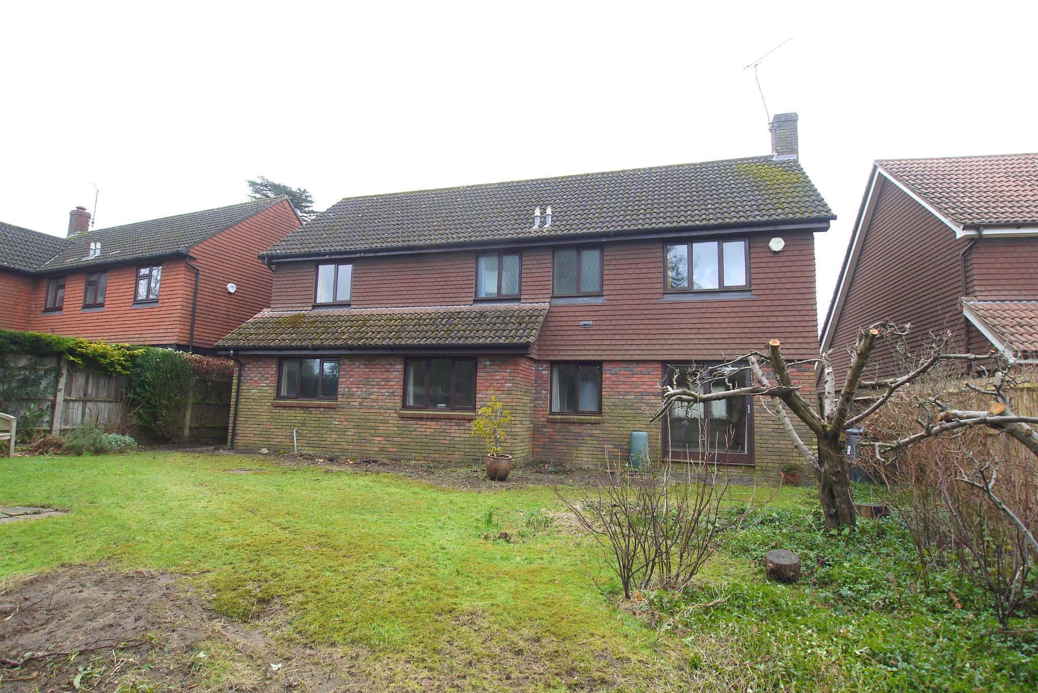 4 bedroom detached house Sold in Sevenoaks - Photograph 12
