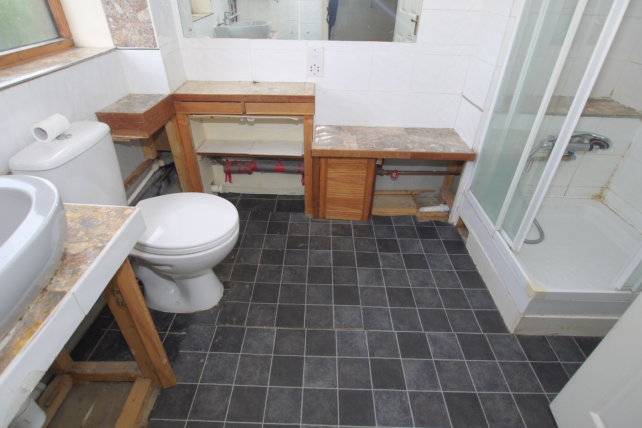 4 bedroom detached house Sold in Sevenoaks - Photograph 3