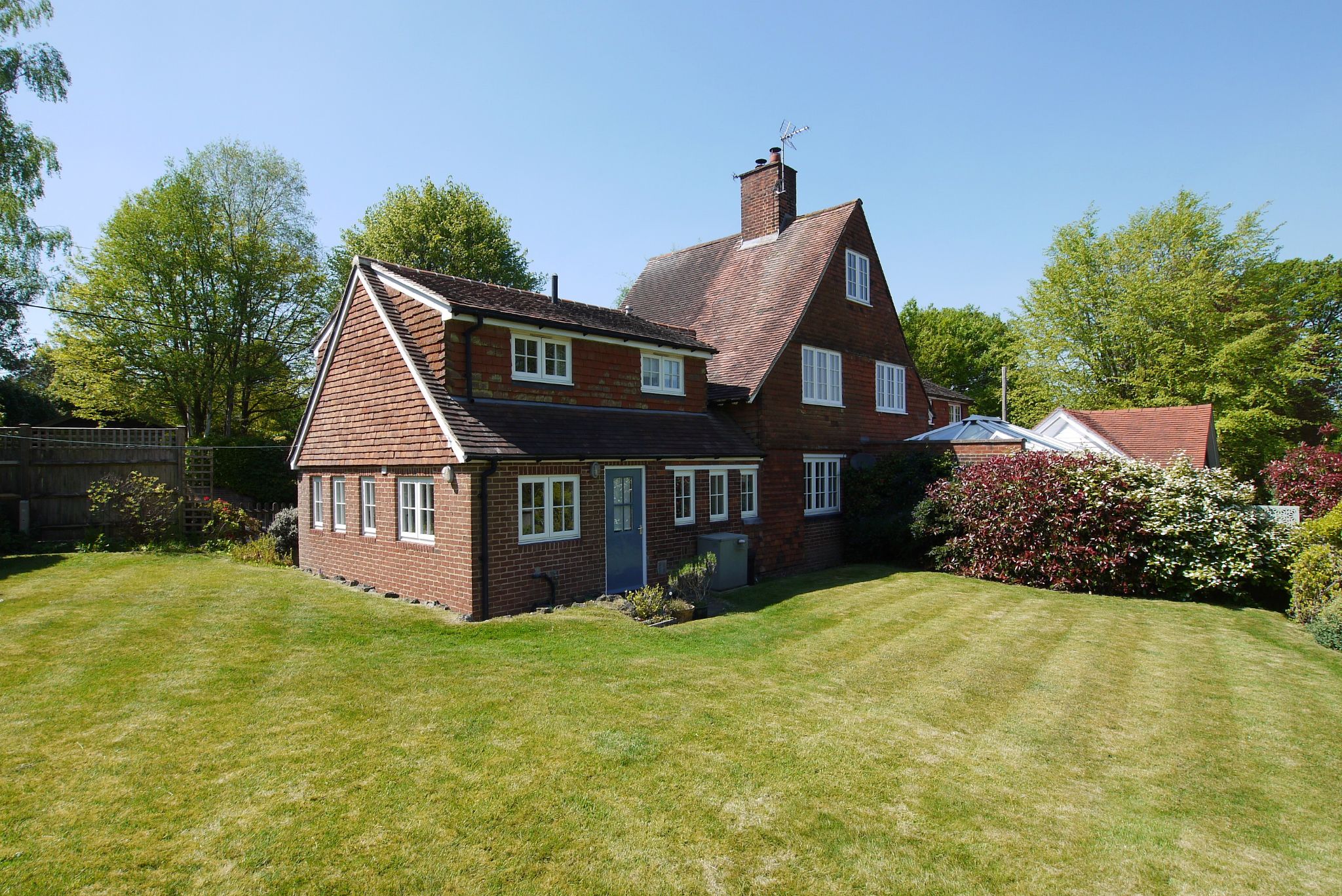 4 bedroom semi-detached house For Sale in Sevenoaks - Photograph 12
