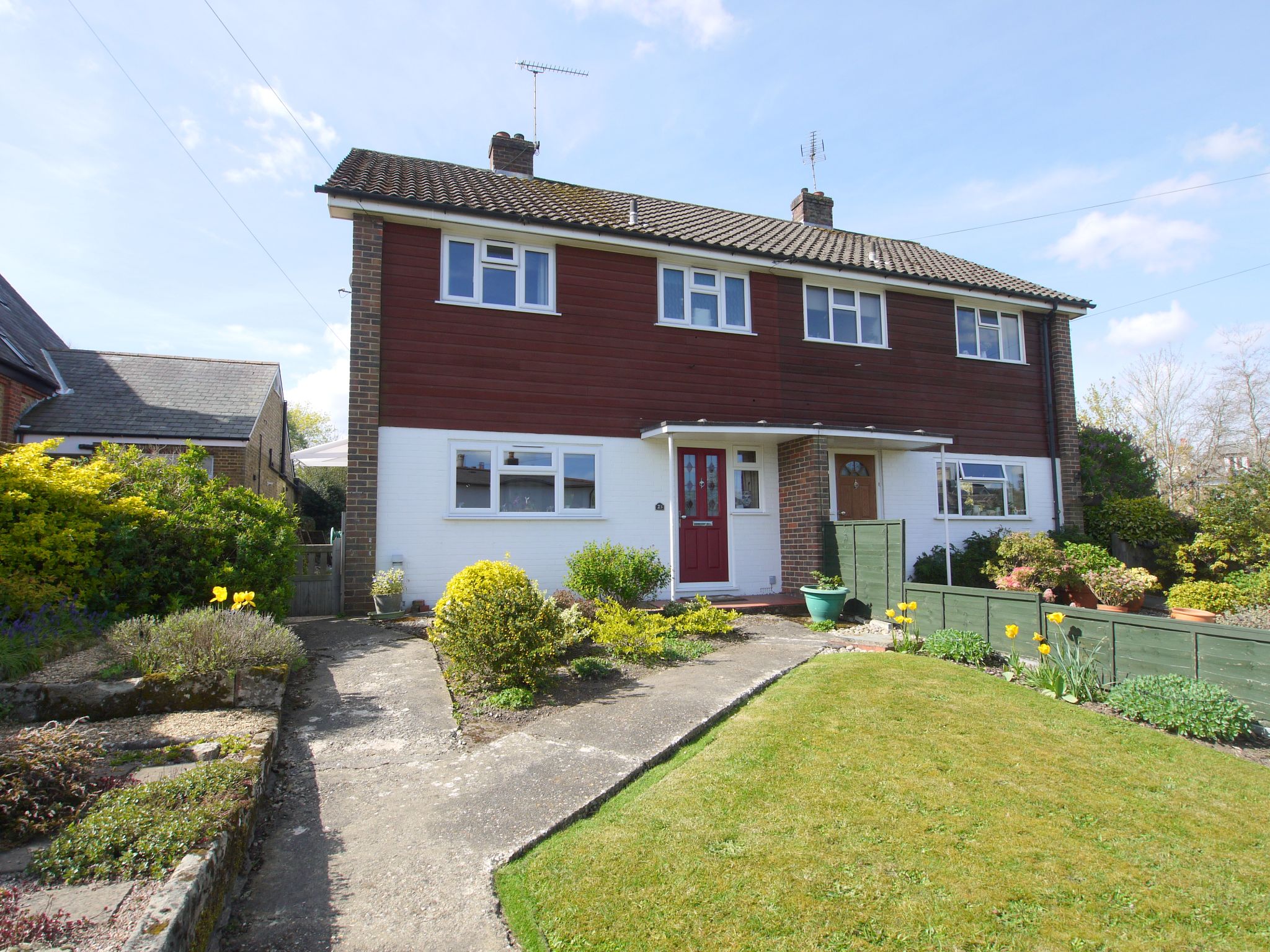 3 bedroom semi-detached house For Sale in Sevenoaks - Photograph 1