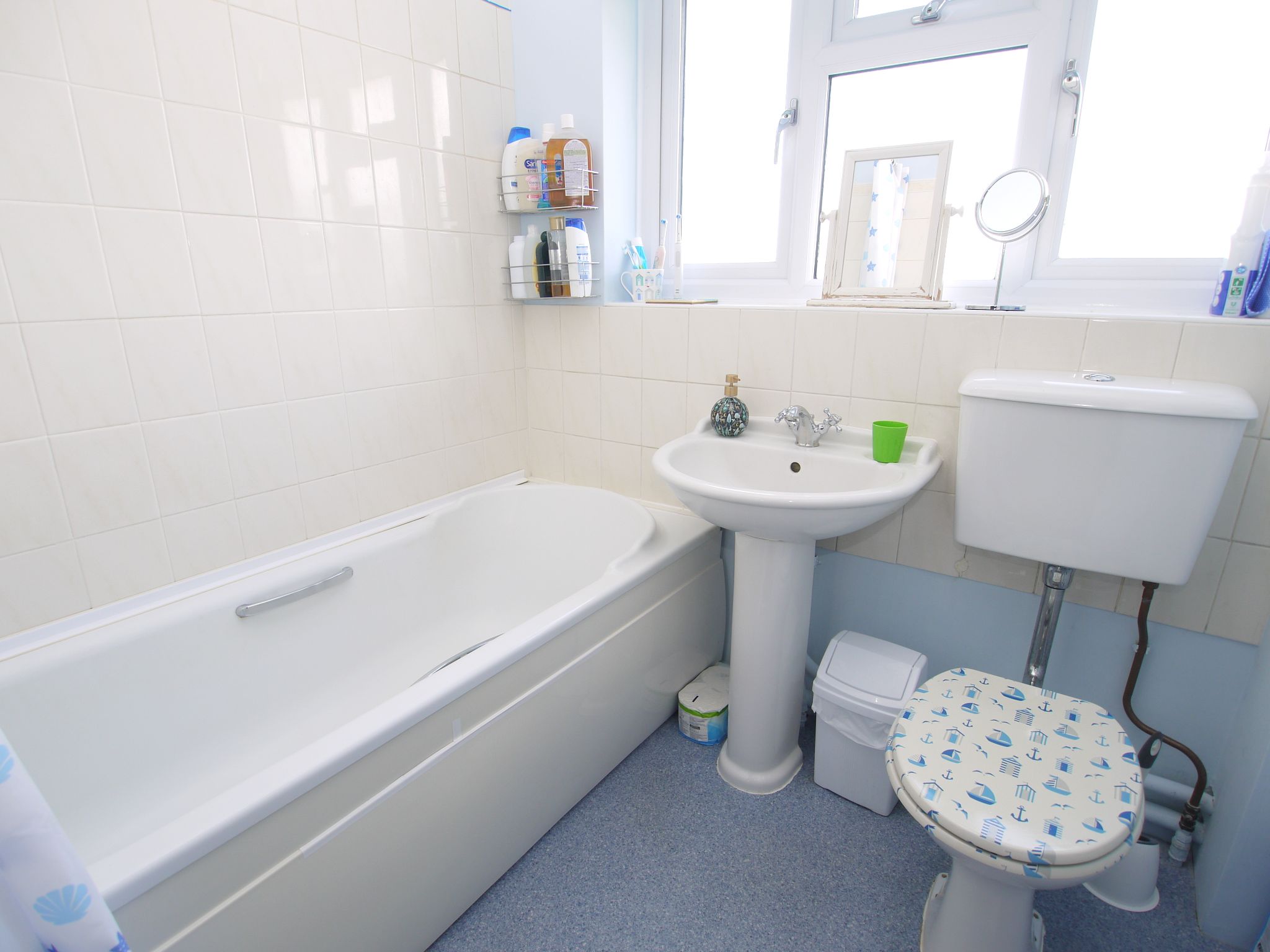 3 bedroom semi-detached house For Sale in Sevenoaks - Photograph 8