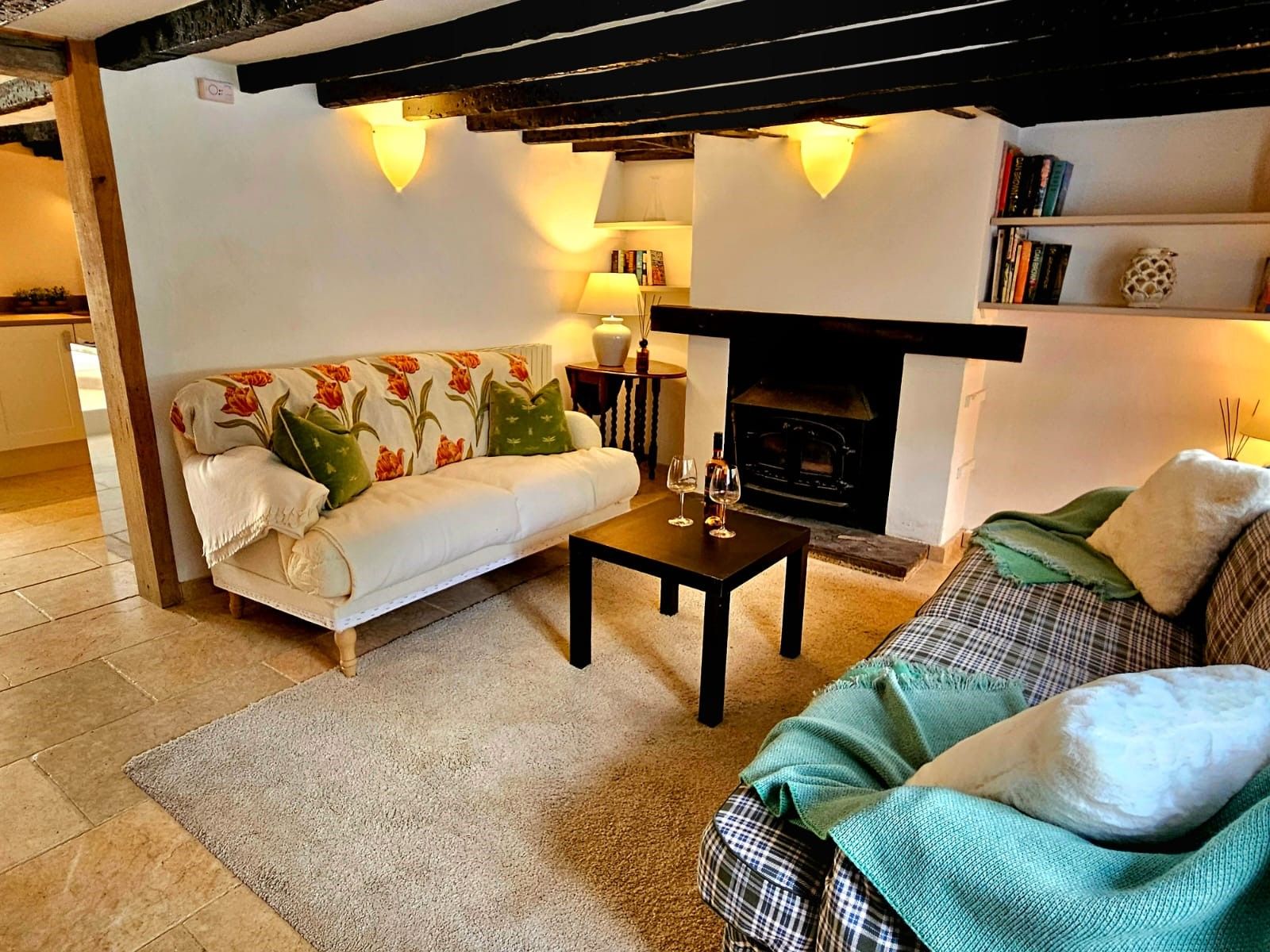 4 bedroom mid terraced house For Sale in Sevenoaks - Photograph 2