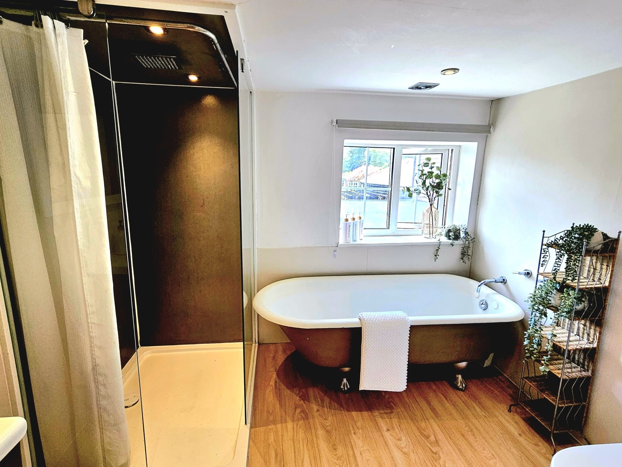 4 bedroom mid terraced house For Sale in Sevenoaks - Photograph 8