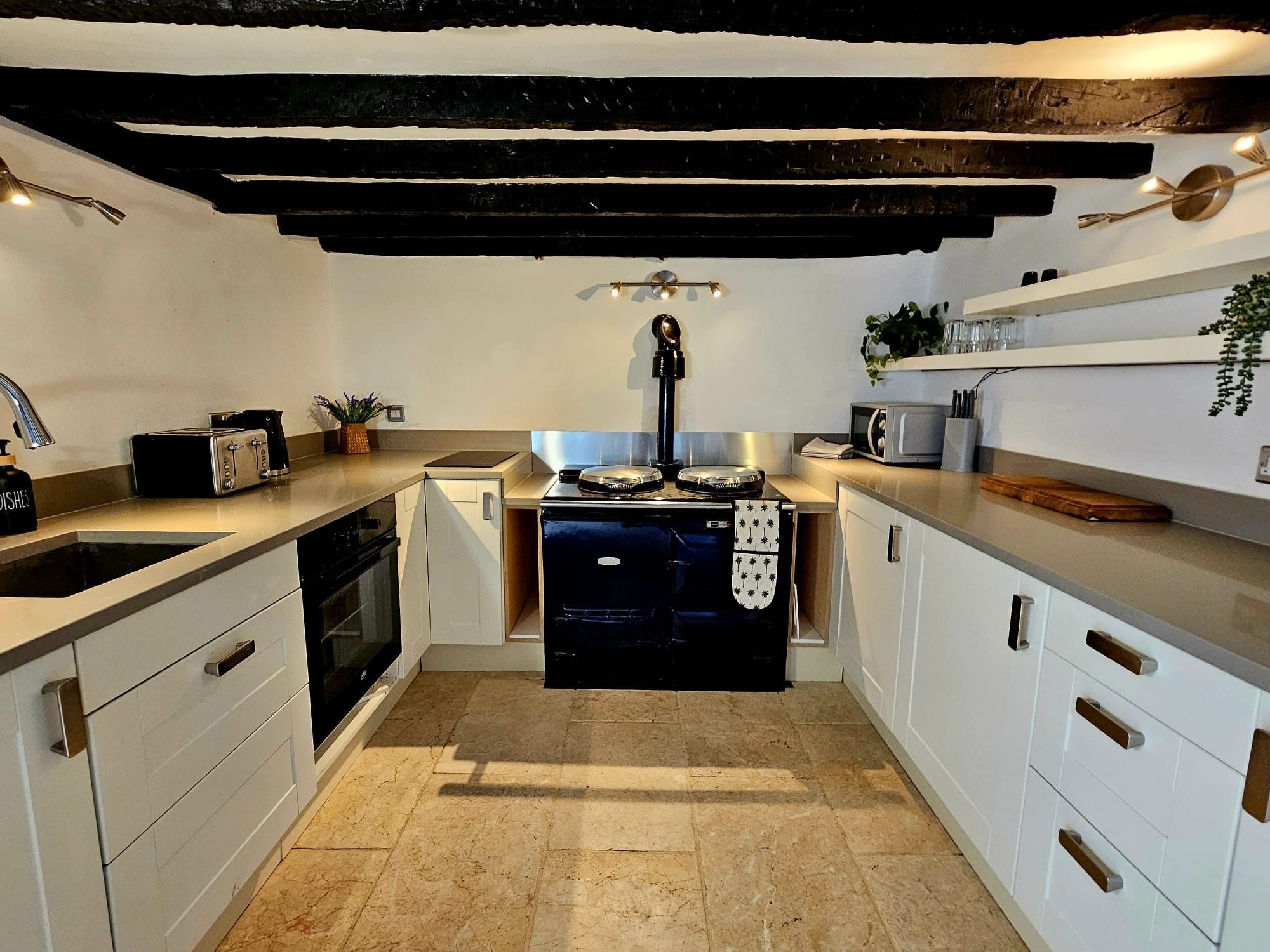 4 bedroom mid terraced house For Sale in Sevenoaks - Photograph 3