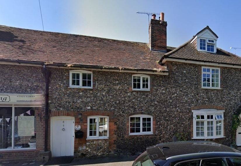 4 bedroom mid terraced house For Sale in Sevenoaks - Photograph 1