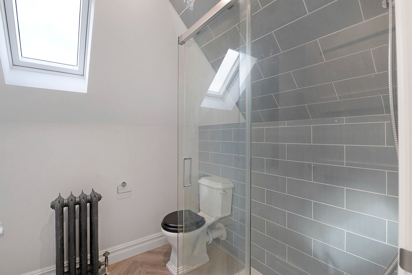 4 bedroom detached house Sold in Sevenoaks - Photograph 2
