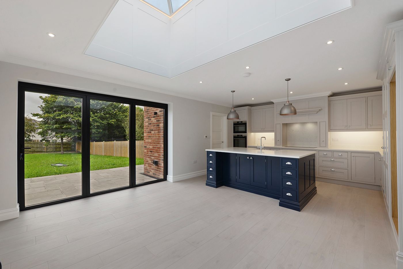 4 bedroom detached house Sold in Sevenoaks - Photograph 7