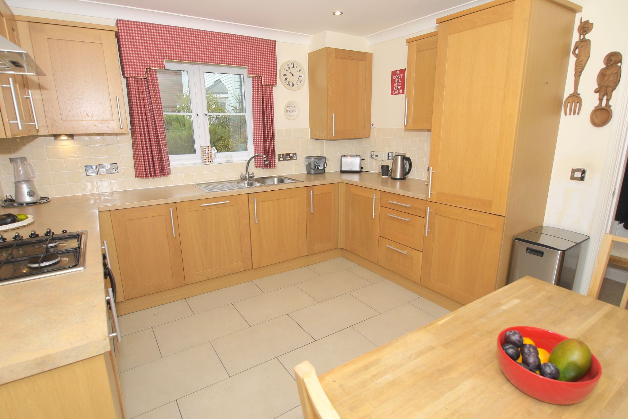 3 bedroom end terraced house Sold in Borough Green - Photograph 2